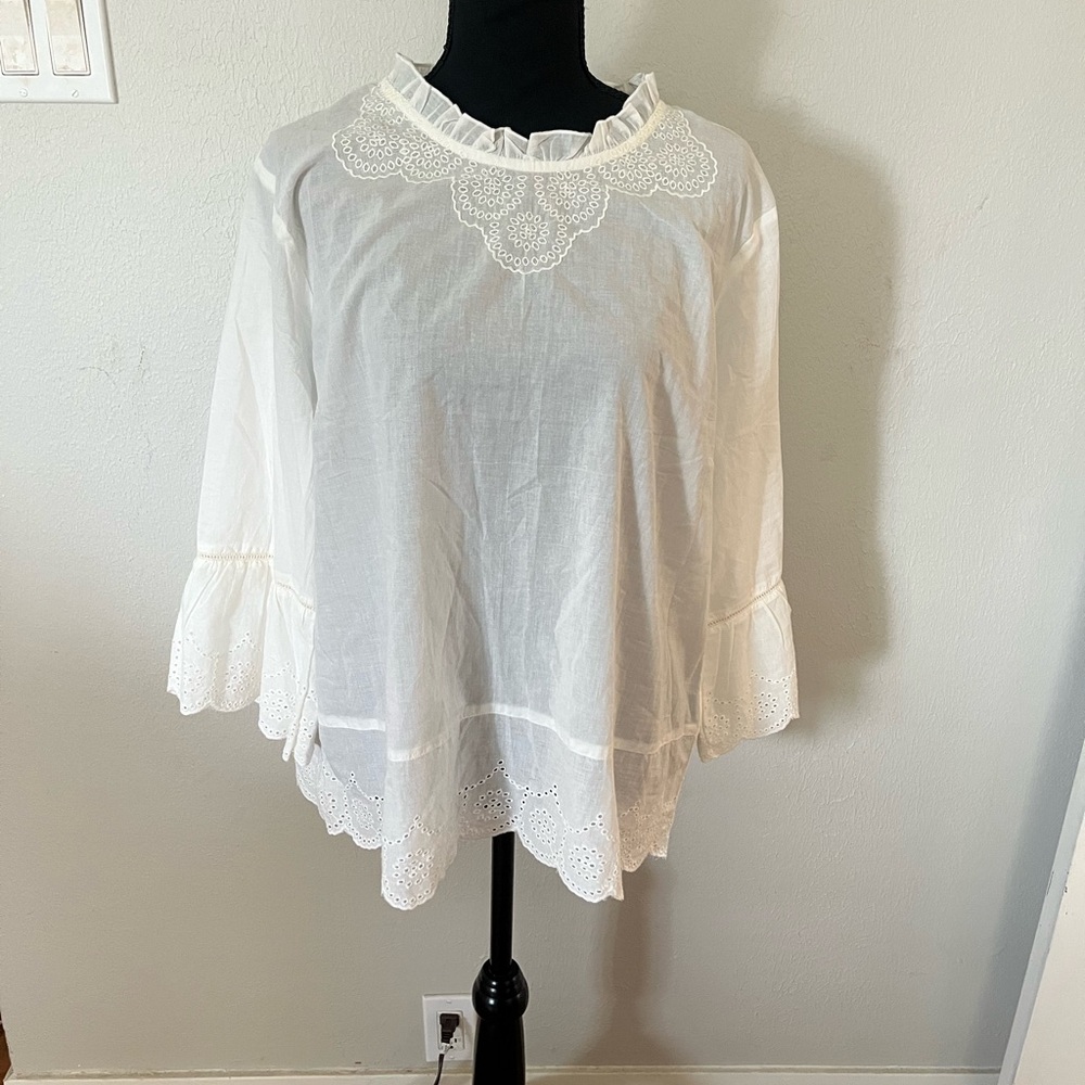 Mimi & Daphne White Eyelit Ruffle Neck Blouse Size XL NWT